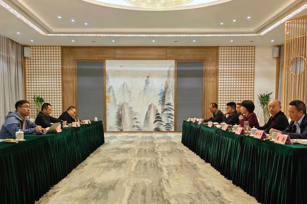省ag亚娱集团集团考察组赴青神县文旅项目考察调研