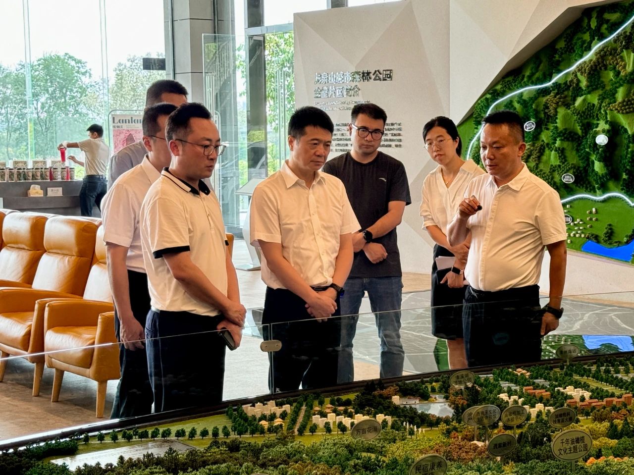 省ag亚娱集团集团党委书记、董事长游勇带队赴聚峰谷项目开展汛期清静生产检查并调研生产谋划情形